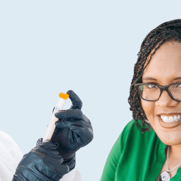 Angela Adams dirige Definitive Formulations, que crea productos listos para vender en el sector del cuidado de la piel.